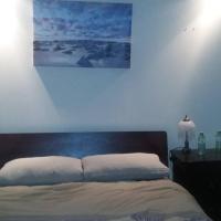 Room in Guest room - Big House Near 401-east And Pickering Town Centre, hotel di Pickering