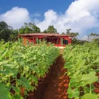 AARYA FARM, מלון בBhom
