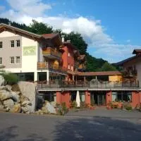 Alpen Garten Hotel Margherita, хотел в Rumo