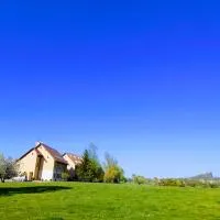 Resort Český ráj، فندق في Troskovice