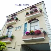 ALBERGO SANT'ANNA，帕加尼的飯店