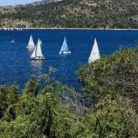 Naturaleza en el pantano de San Juan, hotell i San Martín de Valdeiglesias