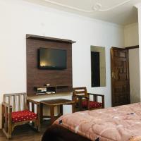 Hotel Premier, hotel in Manāli