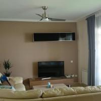 Apartamento para 5 personas frente al mar con piscina y parking, hotel a Cubelles