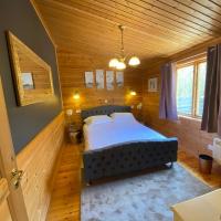Owlet Lodge at Owlet Hideaway - with Hot Tub, Near York, hotel in Seaton Ross
