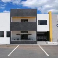 Hotel Capital Frontera, מלון במונקלובה