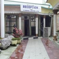 Room in Lodge - Cynergy Suites Festac Town, viešbutis mieste Amuwo