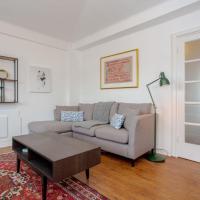 Contemporary 2 Bedroom Flat in Bayswater