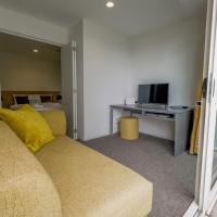 Cosy Renovated 1 Bedroom Apartment in CBD Hotel