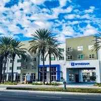अन्नाहाइम में, होटल Wyndham Anaheim