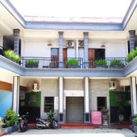 Hotel Salma Syariah Mitra RedDoorz near Terminal Baru Kediri, ξενοδοχείο κοντά στο Dhoho Airport - DHX, Kediri