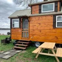 Shady Haven - Tiny Home 1, Hotel in Bellevue