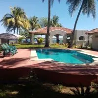 Viesnīca La Ceja Beach House pilsētā El Tamarindo