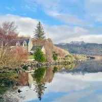 Loch Morar Private Suite, מלון במאלייג
