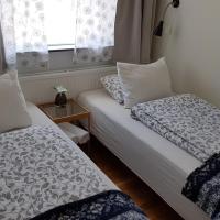 Guesthouse Mora, hotel dicht bij: Bíldudalur Airport - BIU, Birkimelur 