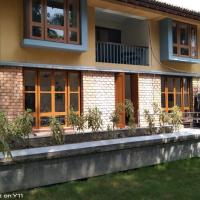 Luxe Villa with Private Plunge Pool and Garden, hotel in Raichak