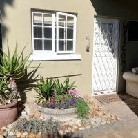 Centrally located with secure parking one bedroom, hotel in Humansdorp