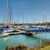 Pass the Keys Stunning Luxury Marina Apartment, sleeps 6, hotel in Portsmouth