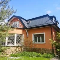 Kikelet Villa, מלון בדונקזז'י