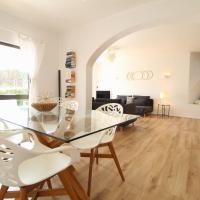 Rustic Beach House at the Cliff T3 | C218, hotel in Porches