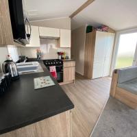 The Cove, NewBeach Holiday Park, Dymchurch, Kent, hotel in Dymchurch