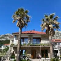 APARTMANI 4 PALME, hotel a Starigrad-Paklenica
