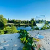 Gîte "Au Bord de l'Eau", отель в городе La Force
