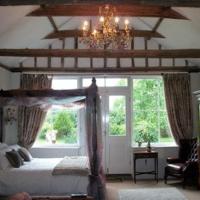 The Walnuts Country House, hotel in West Row