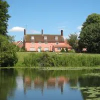 Colston Hall Farmhouse B&B، فندق في فراملينغهام