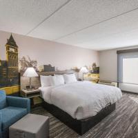 Clarion Pointe Rock Hill Near University，位于岩石丘Rock Hill/York County (Bryant Field) - RKH附近的酒店