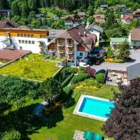 Hotel Burgstallerhof, hotel v mestu Feld am See