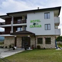 Хотел Чинар Кирково, hotel u gradu 'Kirkovo'