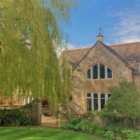 Rose Barn Cotswolds with Hot Tub, hotel in Langford