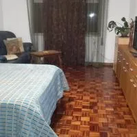 Quartos Cesário Verde Massamá, hotel en Queluz