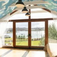 Lavender Inn Guest House, хотел в Viešvėnai