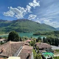 Carlazzo में, होटल B&B Gli Ulivi
