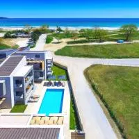 Perla Beach, Hotel in Chrisi Ammoudia