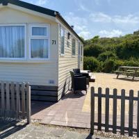 Chalet Playa direct aan zee in IJmuiden &ndash; hotel w mieście IJmuiden