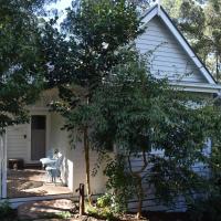 Merrow Cottages - Forest Edge, hotel in Mount Dandenong