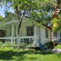 Bellerofon Beach Otel, kh&aacute;ch sạn ở &Ccedil;ıralı