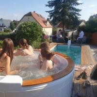 Ferienwohnung Moritzburg mit Pool, Hotel in Moritzburg
