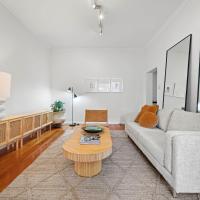Art Deco Style Apartment with High Ceilings, hotel in Rushcutters Bay, Sydney