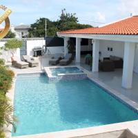 NEW! Palm Beach # 34 Suitable for 8 persons 4 bedrooms, 4 bathrooms, hotel em Palm-Eagle Beach