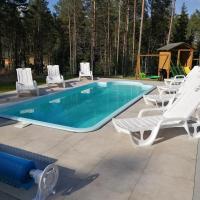 Domek Aleksander z basenem, banią ruską i sauną – hotel w mieście Sulęczyno