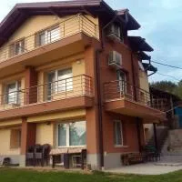 Къща за гости СВЕТЛАНА โรงแรมในSapareva Banya