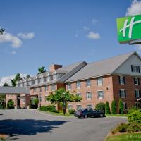 Holiday Inn Express and Suites Merrimack, an IHG Hotel, hótel í Merrimack