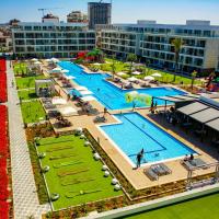 Courtyard Long Beach Holiday Resort、Iskeleのホテル
