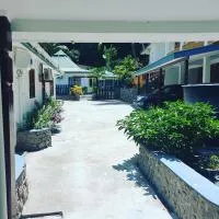 Chalets Des Vacances, hotell i Takamaka