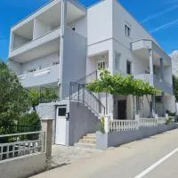 Apartmani Andrea, hotel din Promajna