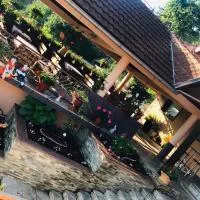 Restoran sa sobama za iznajmljivanje MALI RAJ: Mrkonjić Grad şehrinde bir otel